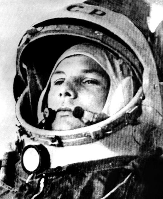 soviet-astronaut-yuri-gagarin-1961-everett